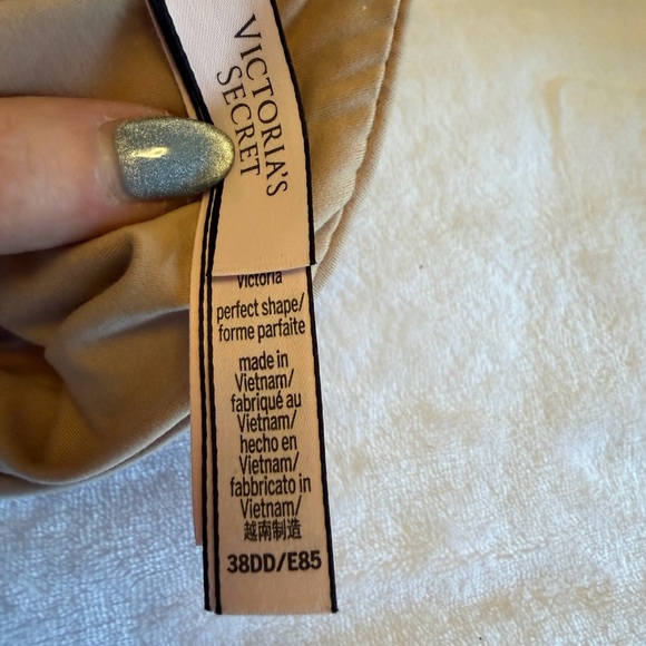 Victoria's Secret Tan Push-Up Bra - Picture 5 of 5